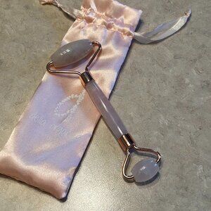 Delia Organics Rose Quartz facial roller